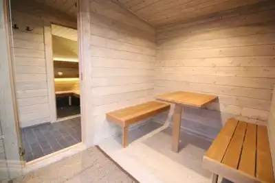 Klopi in miza za počivališče Savna hiša Tampere XL