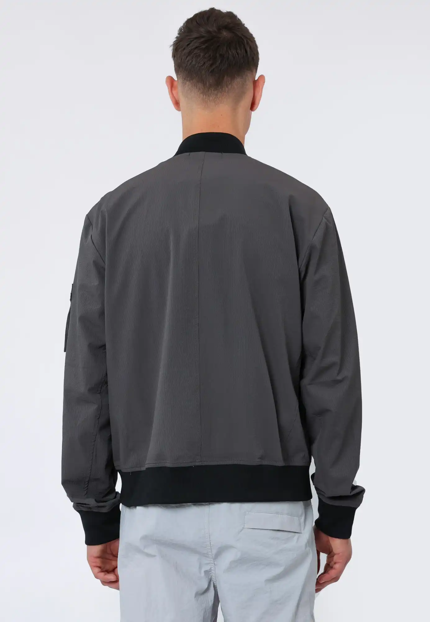 13HSMJ56_BLACK_OYSTER_3.jpg