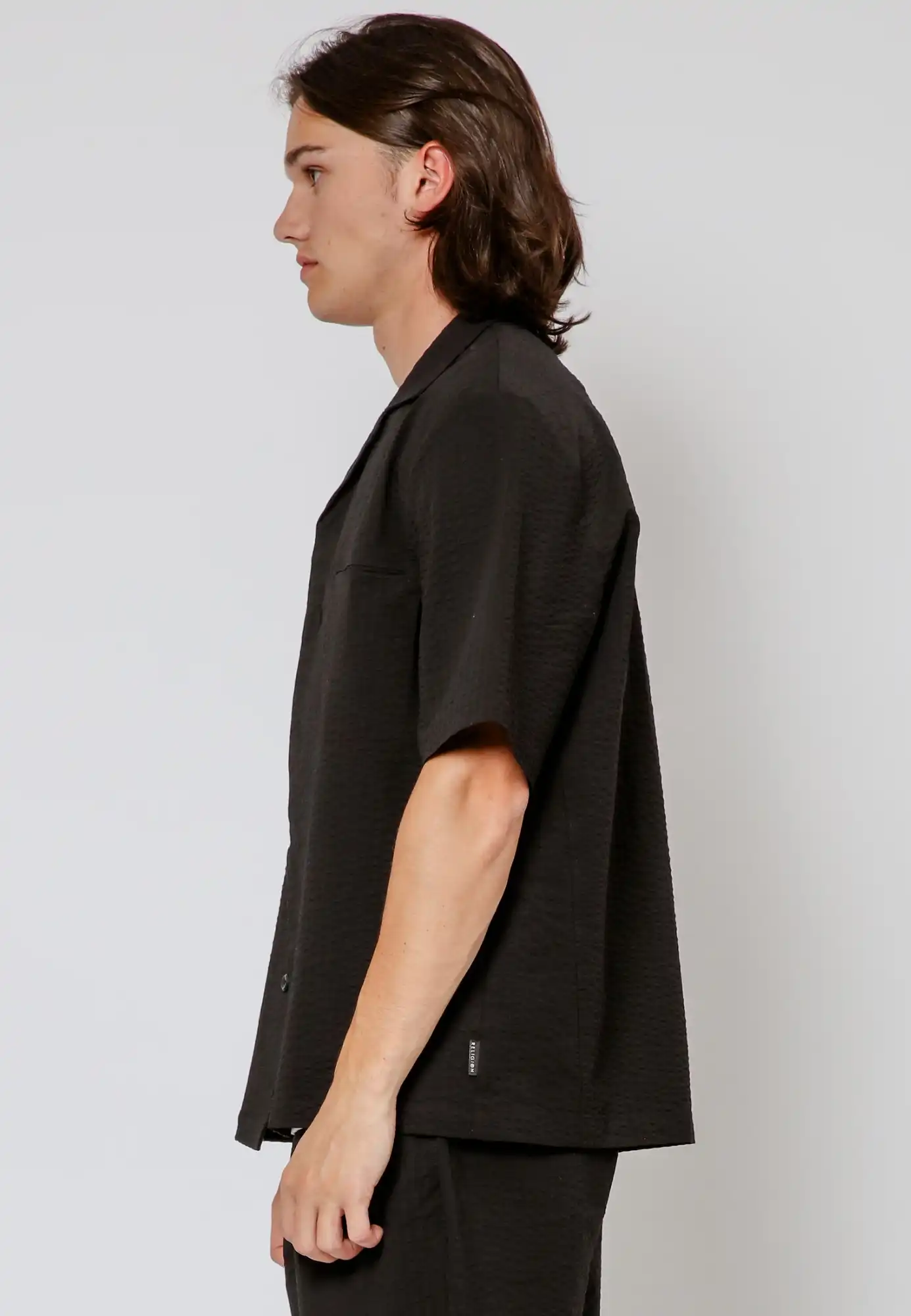 14HTGH92_TRIOLGY_SHIRT_BLACK_23.jpg