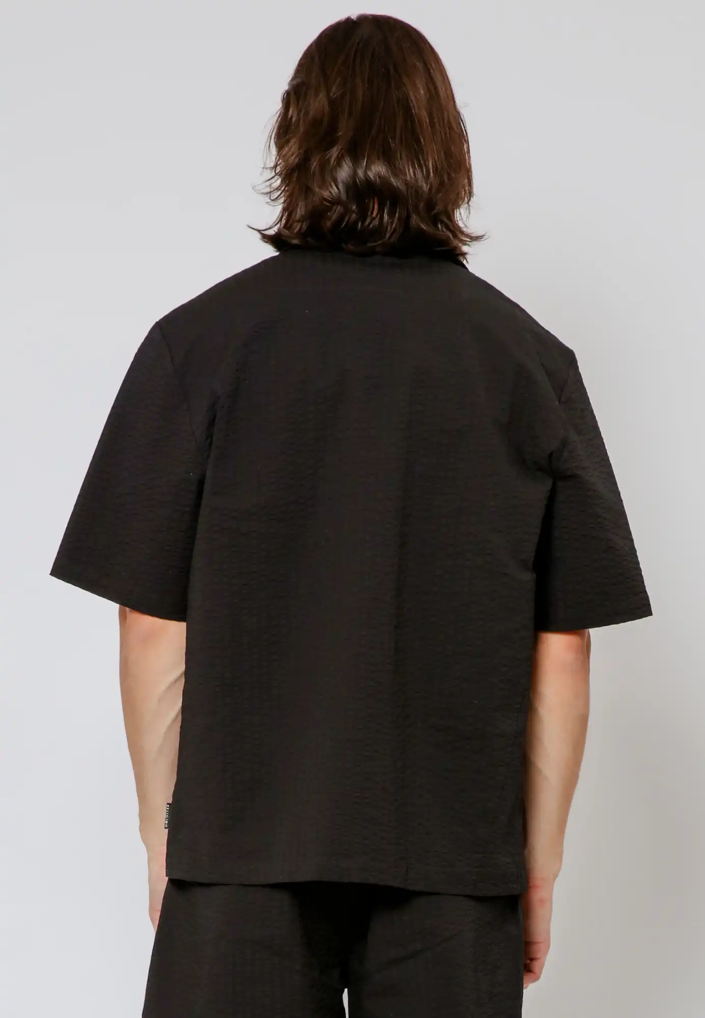 14HTGH92_TRIOLGY_SHIRT_BLACK_24.jpg