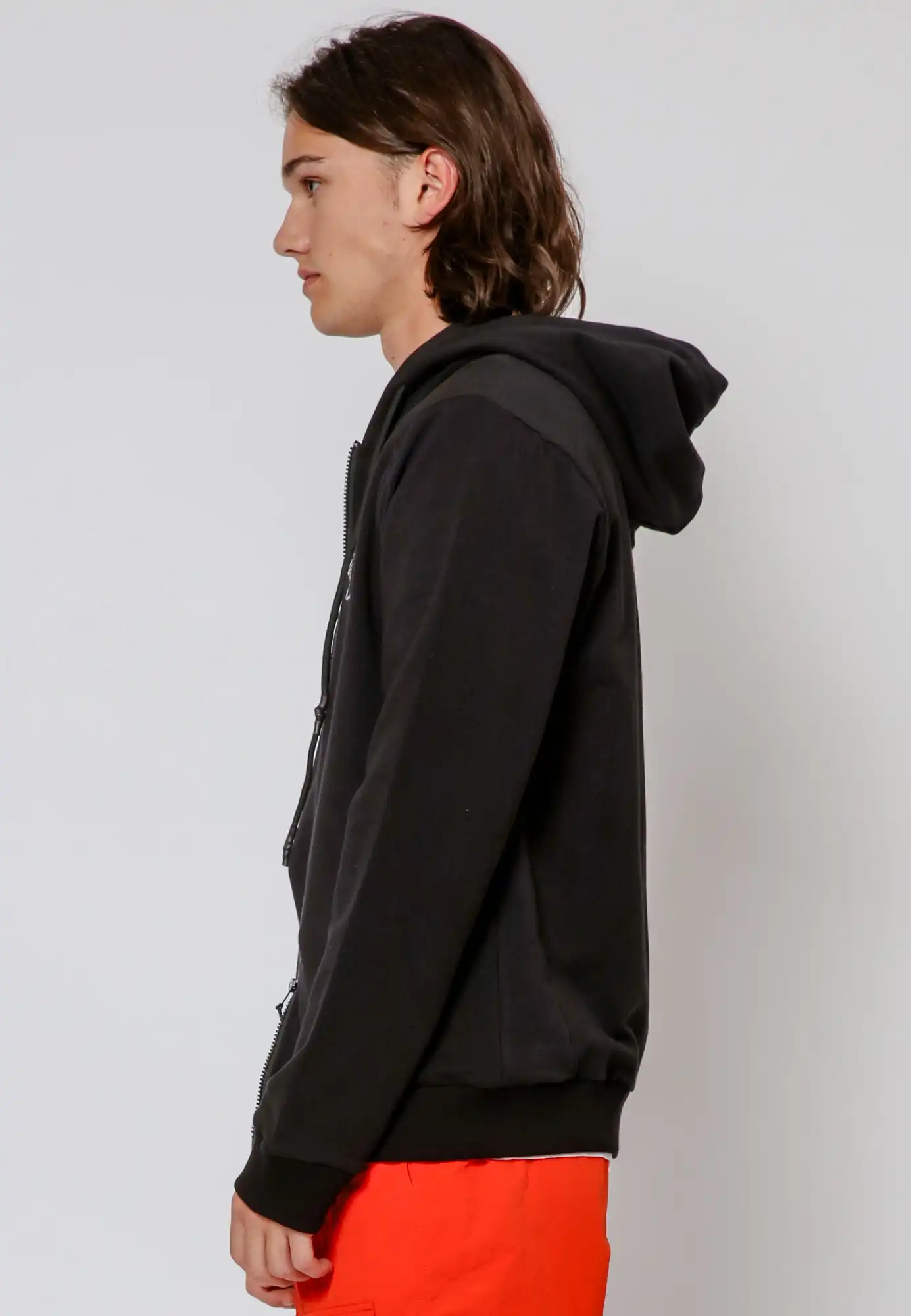 14TPNW55_PERFORMANCE_HOODY_BLACK03.jpg
