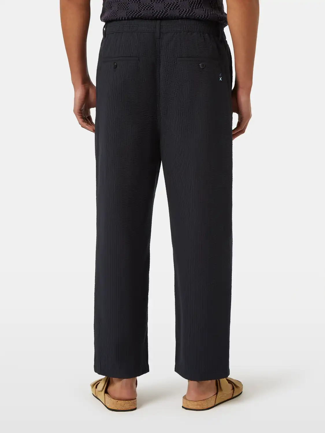179986_001_MDL_CRP_BCK-1.png