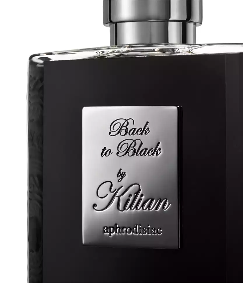 3.FY20_SMOKES_BACK_TO_BLACK_50ML_833x968_3QUARTS_RVB_1W.jpg