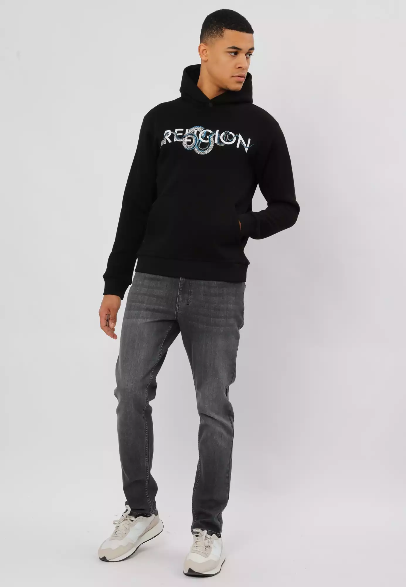 32TSPW28_BLACK_10_full_body.jpg