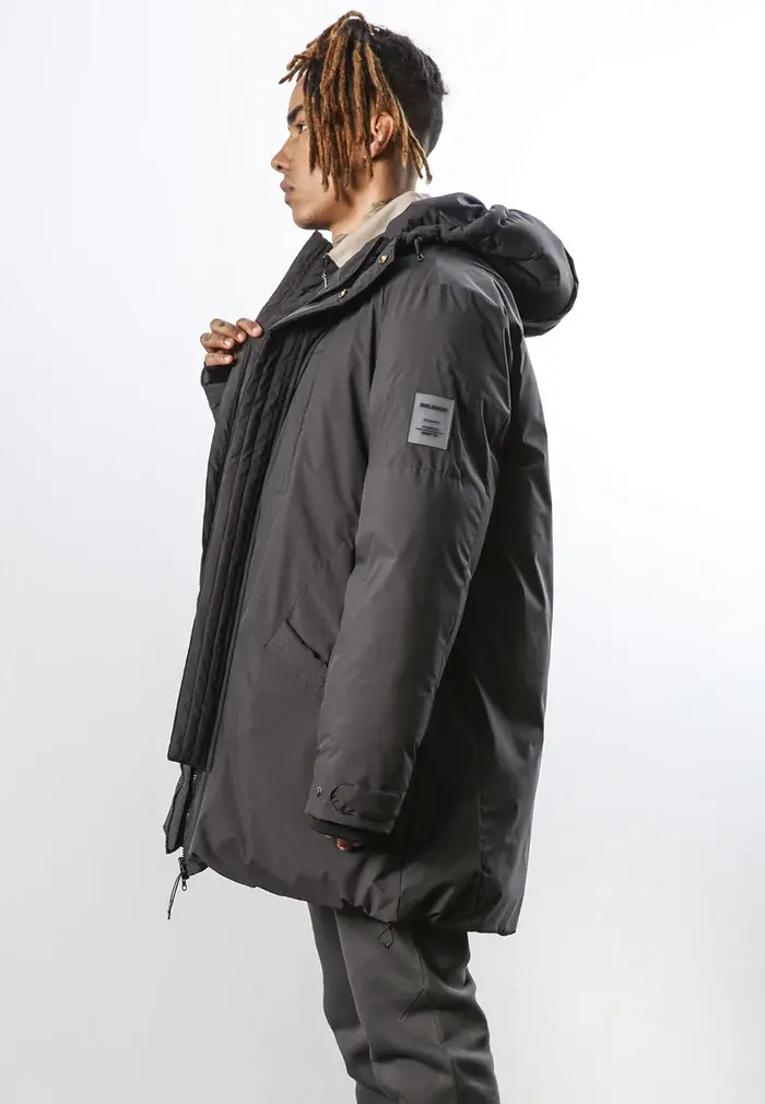 33ETTJ40_TACTICALPARKA_BLACKOYSTER3_700x.webp