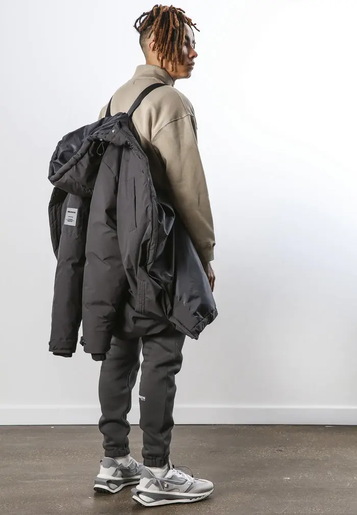 33ETTJ40_TACTICALPARKA_BLACKOYSTER4_700x.webp