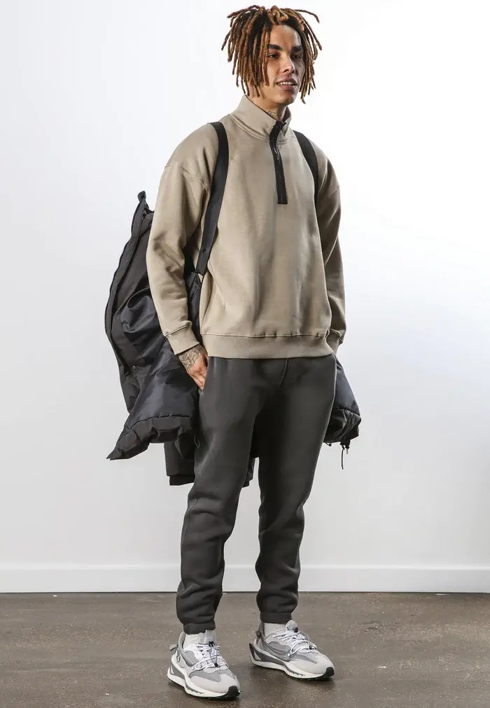 33ETTJ40_TACTICALPARKA_BLACKOYSTER5_700x.webp