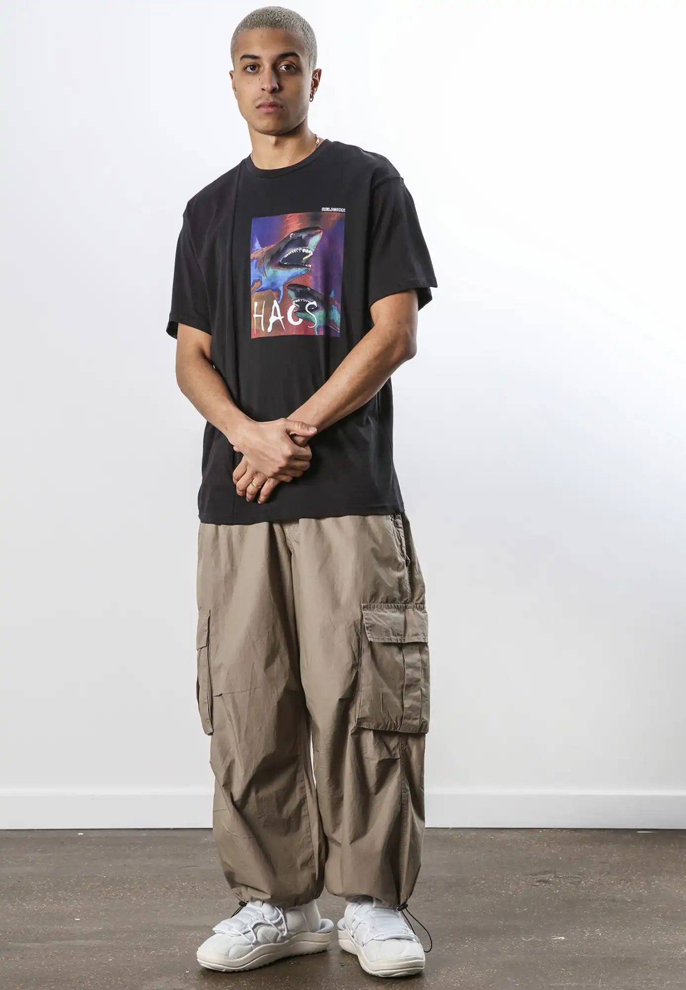 33T_CR_N96__CHAOS_SHARK_TEE__BLACK_4.jpg