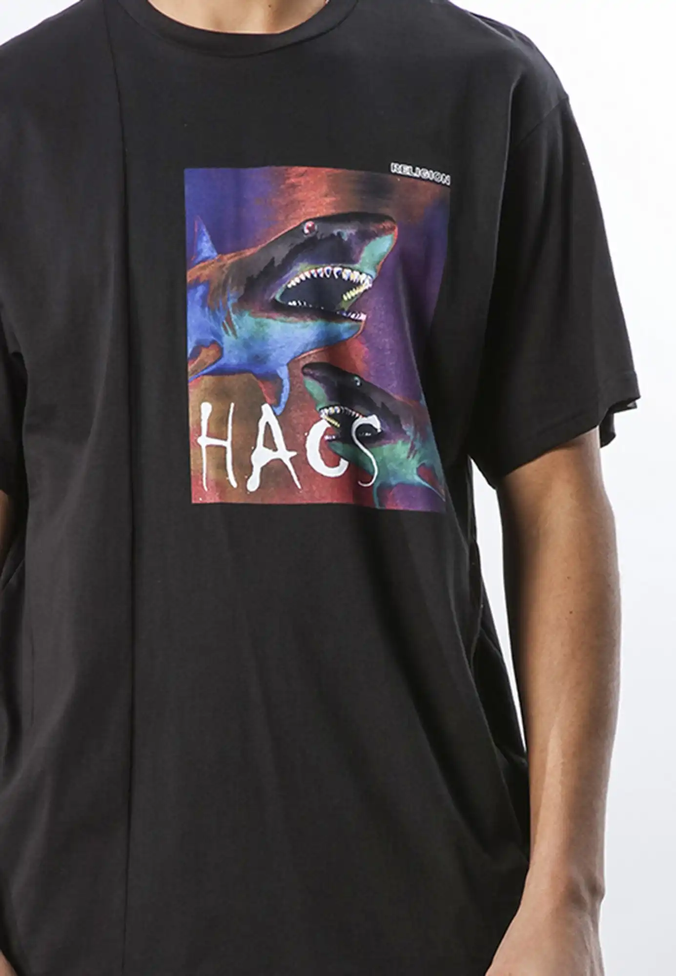 33T_CR_N96__CHAOS_SHARK_TEE__BLACK_5.jpg