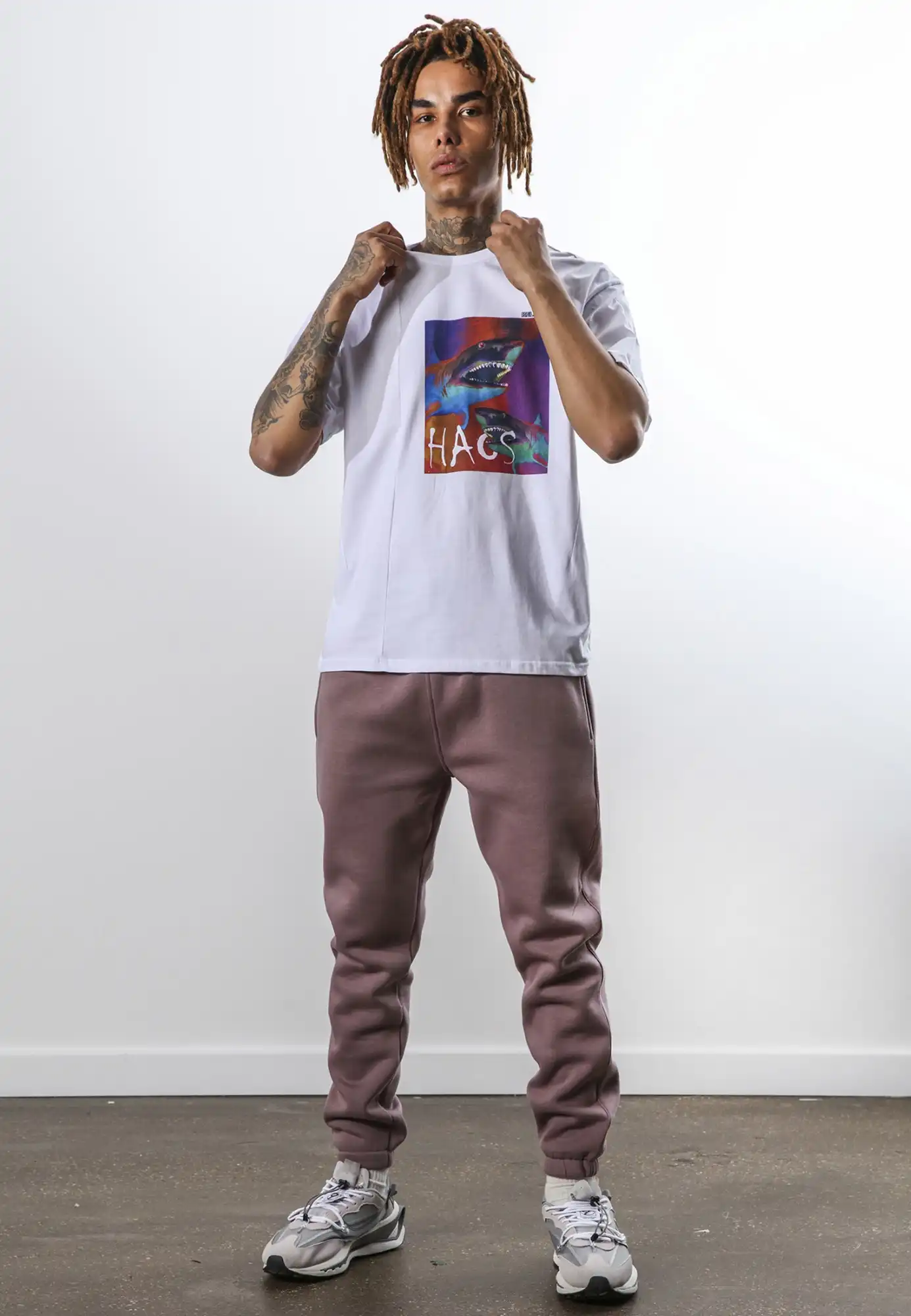 33T_CR_N96__CHAOS_SHARK_TEE__WHITE_4.jpg