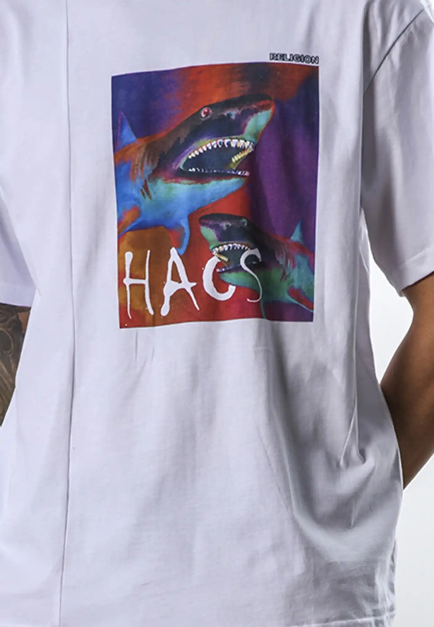 33T_CR_N96__CHAOS_SHARK_TEE__WHITE_5.jpg