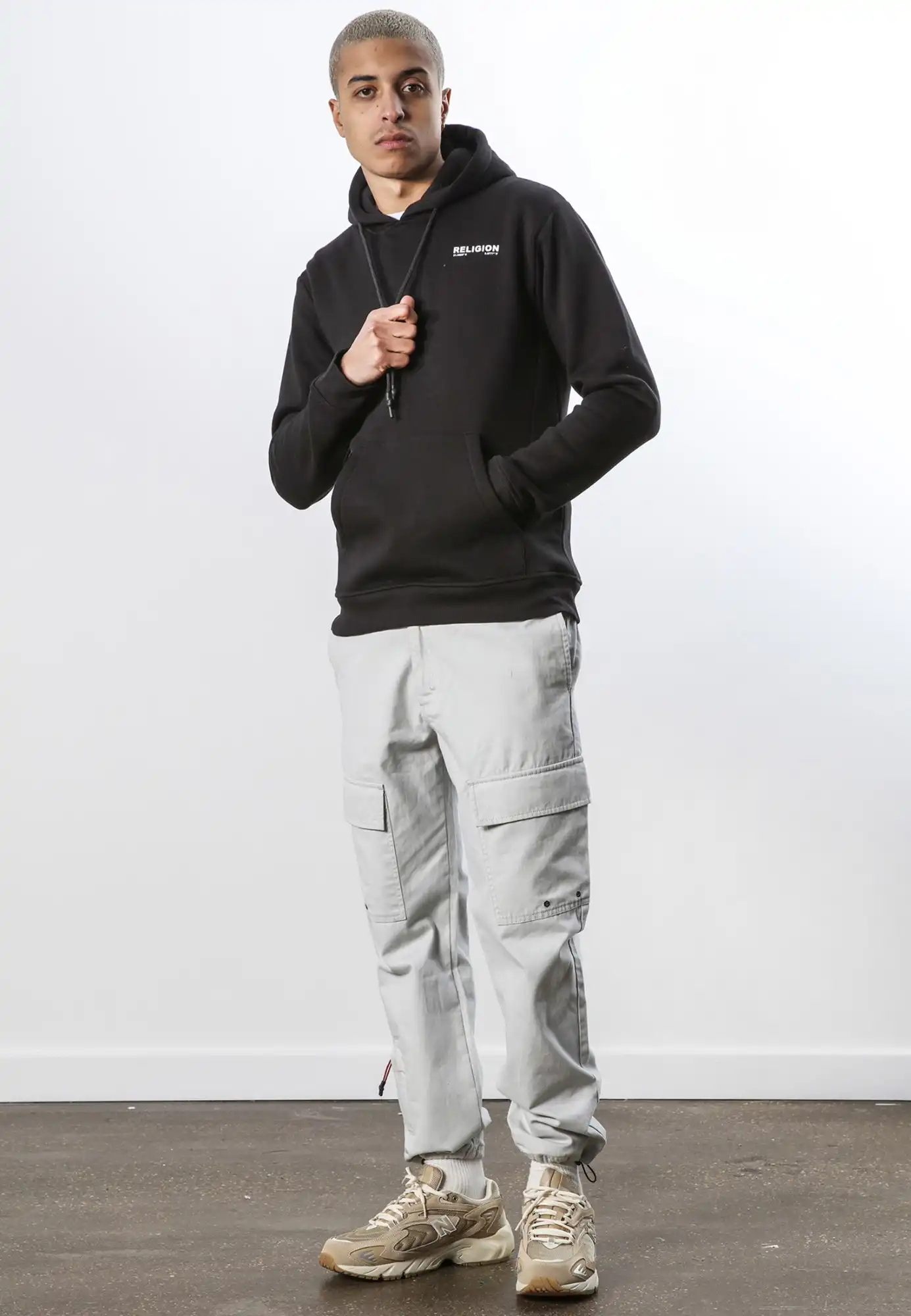 33T_EB_W28__EMBROIDERED_HOODY__BLACK_4.jpg