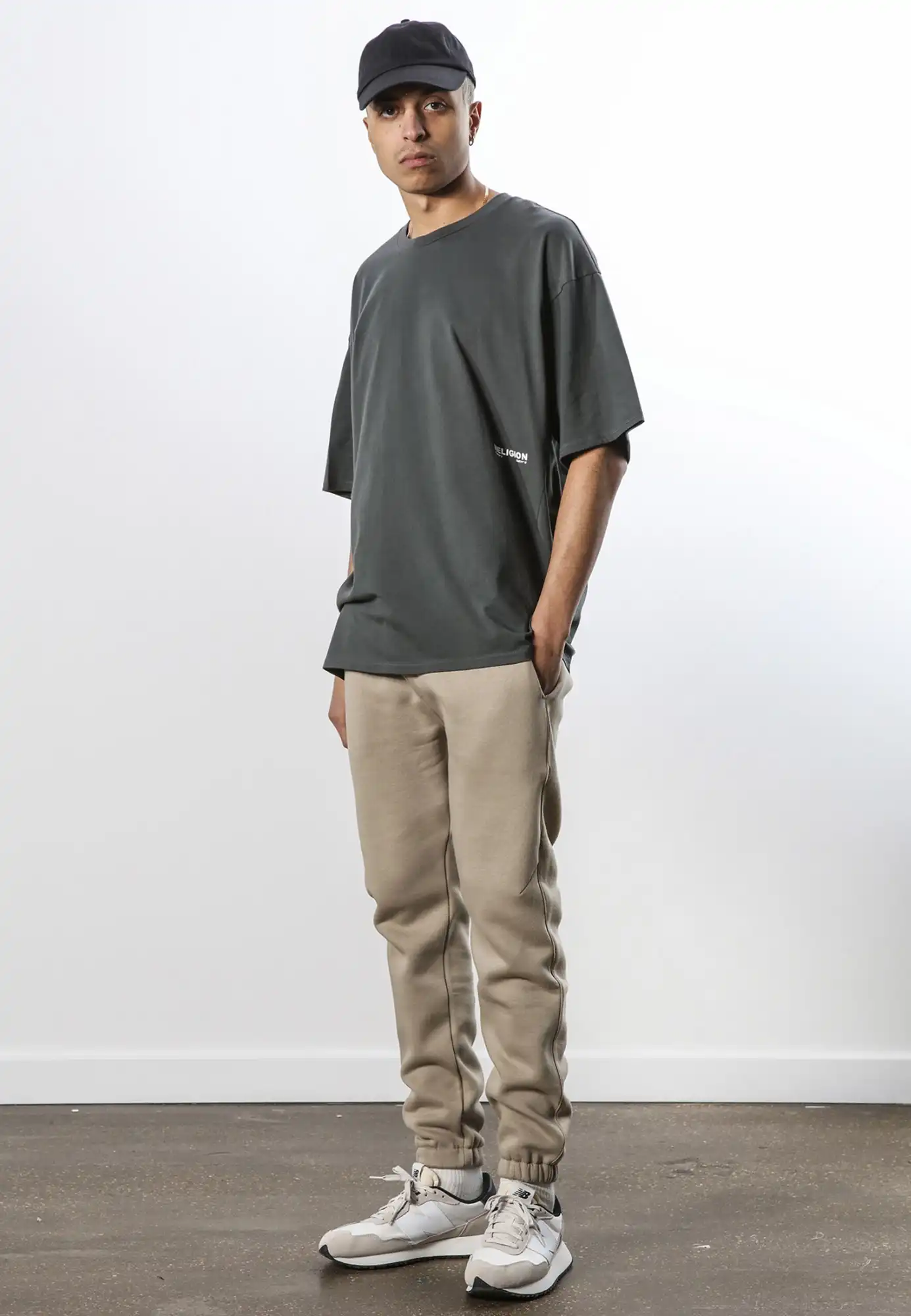 33T_LX_N23__LOGO_RELAXED_TEE__COAL_4.jpg