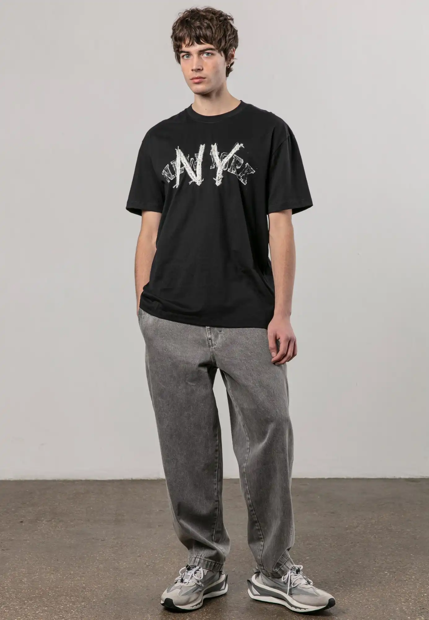 34BNYN96_BLACK_2.jpg