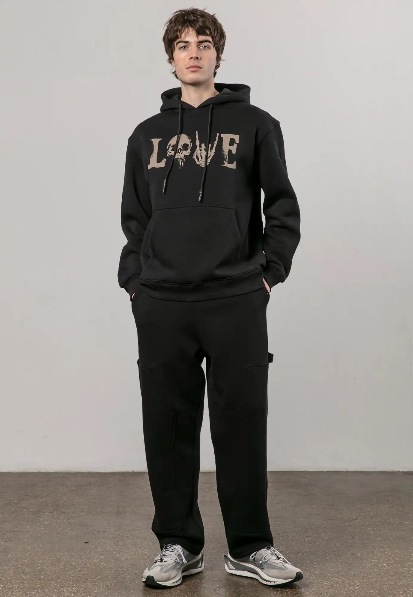 34TLVW74_BLACK_3.jpg