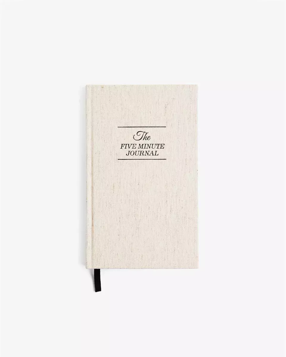 4X5-1600x2000-Intelligent-Change-Five-Minute-Journal-Linen-1_0fd12c11-f576-4621-be36-5fcb307c925b-1.webp
