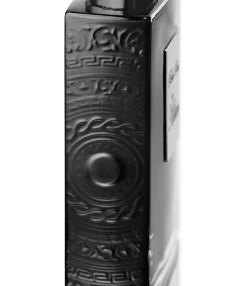 5.FY20_SMOKES_BACK_TO_BLACK_50ML_833x968_FRIEZE_RVB_1W.jpg