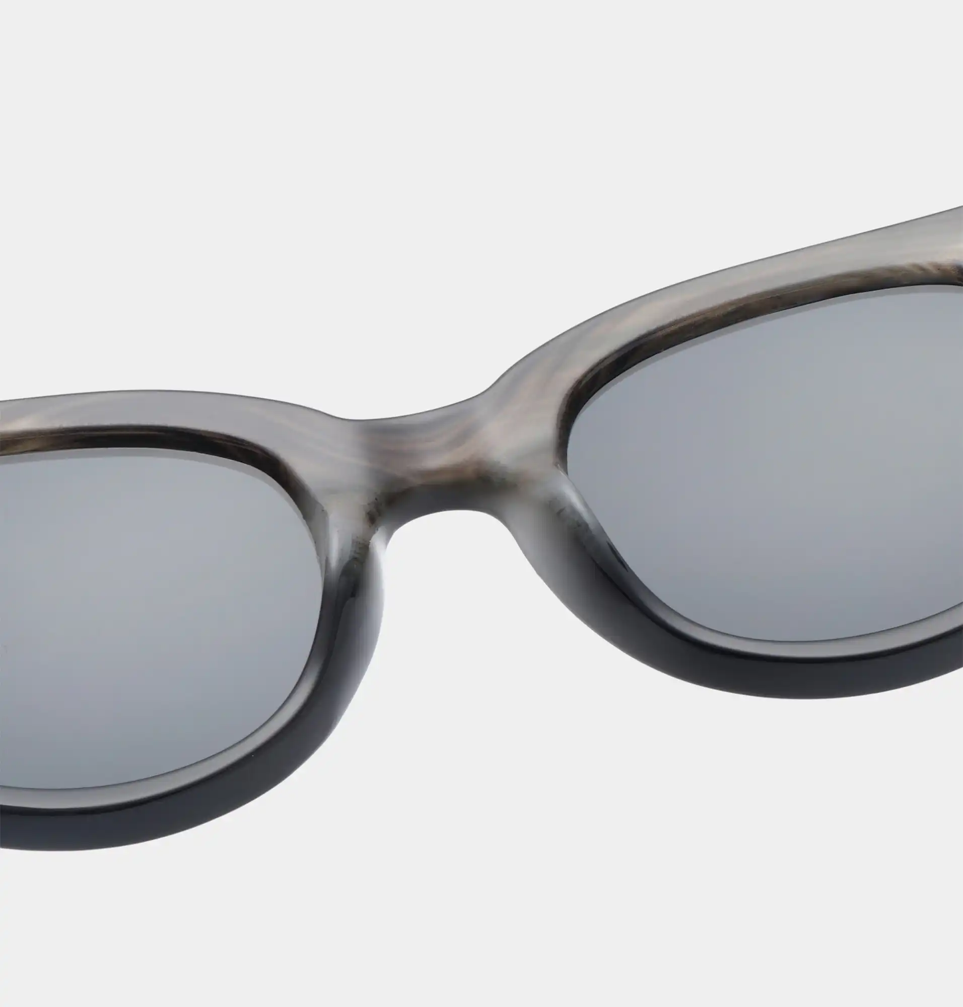 A.KJAERBEDE_LILLY_KL2215_STRIPED_HORN_BLACK_GRADIENT_INSIDE.jpg