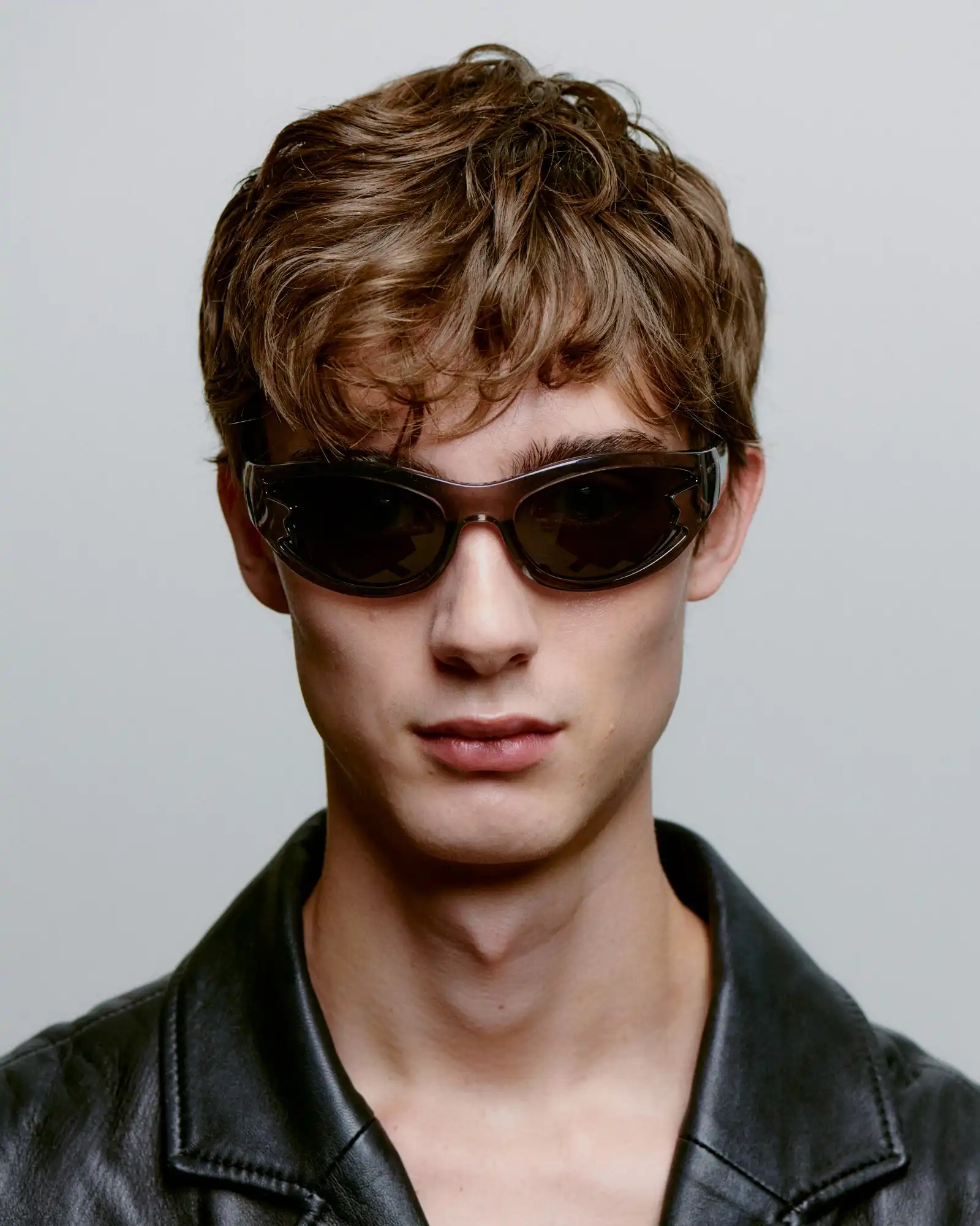 A.KJARBEDE_BLAST_KL2503_GREYTRANSPARENT_FRONT_MAN.jpg