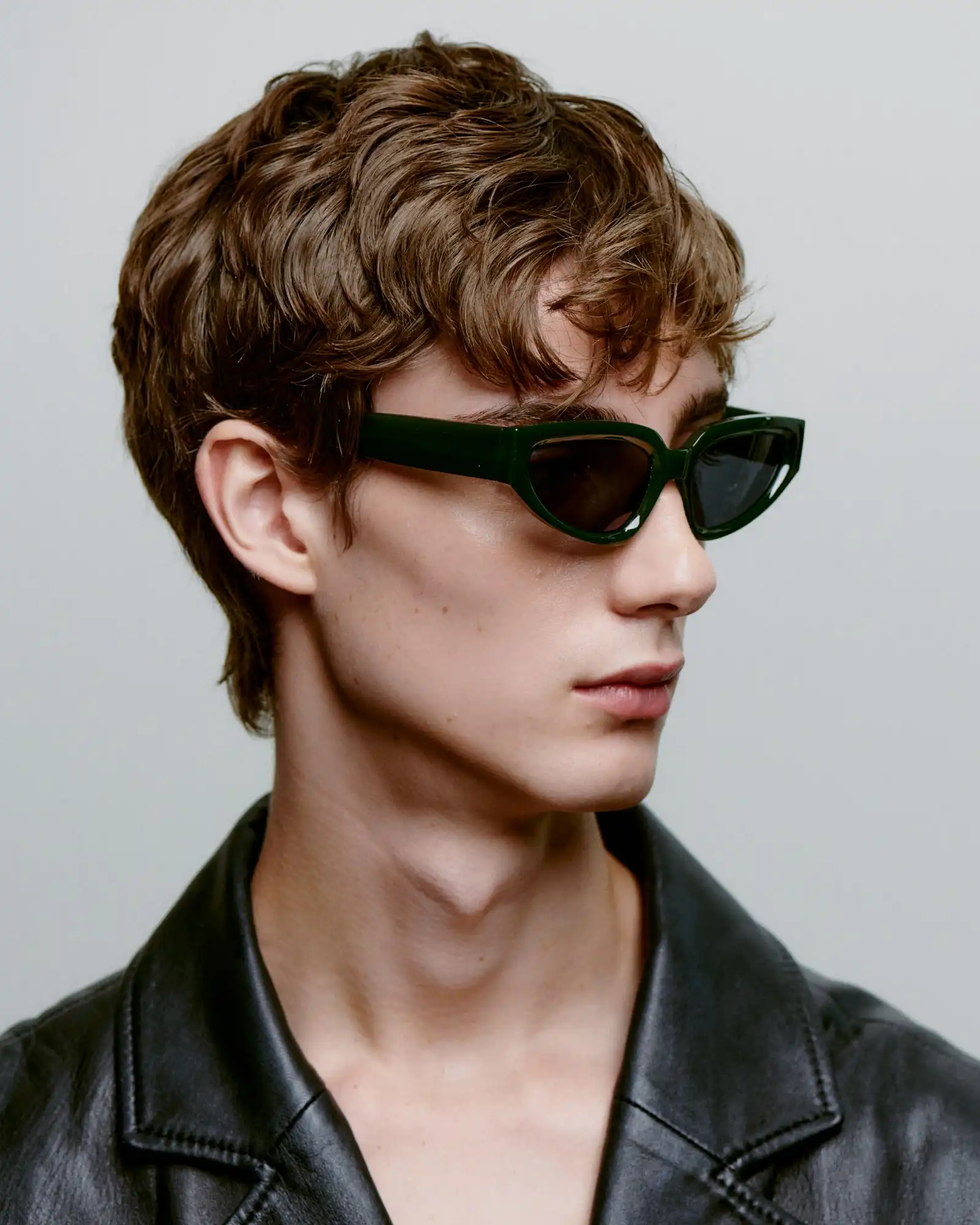 A.KJARBEDE_ELLA_KL2501_DARKGREEN_SIDE_MAN.jpg