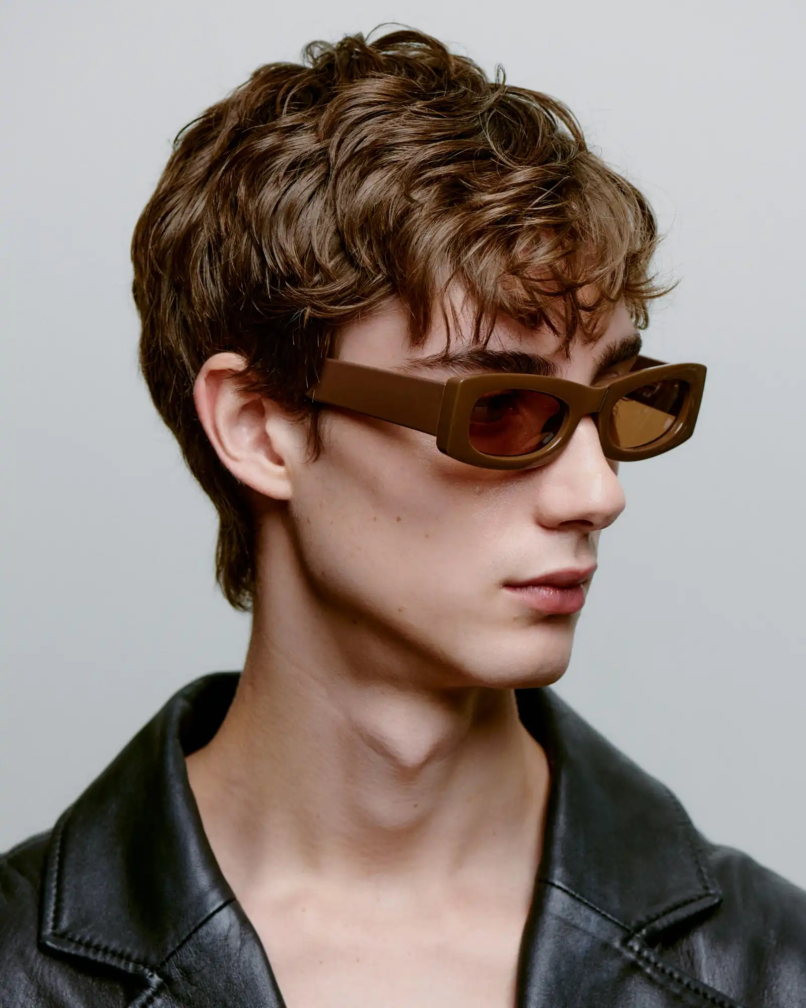 A.KJARBEDE_FRIDA_KL2502_CHOCOLATE_SIDE_MAN.jpg