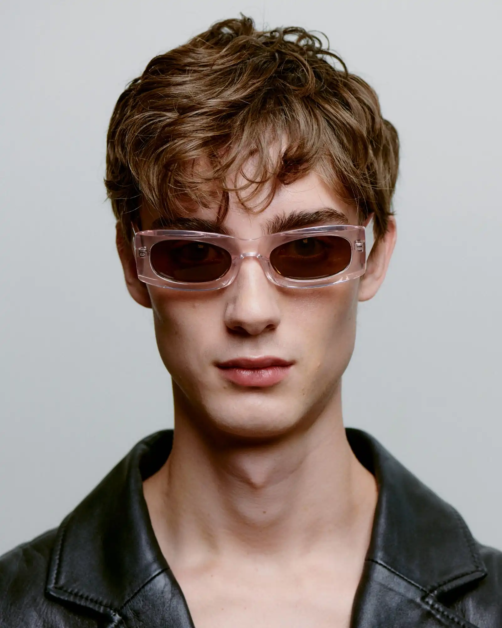 A.KJARBEDE_FRIDA_KL2502_GALACTICPINK_FRONT_MAN.jpg