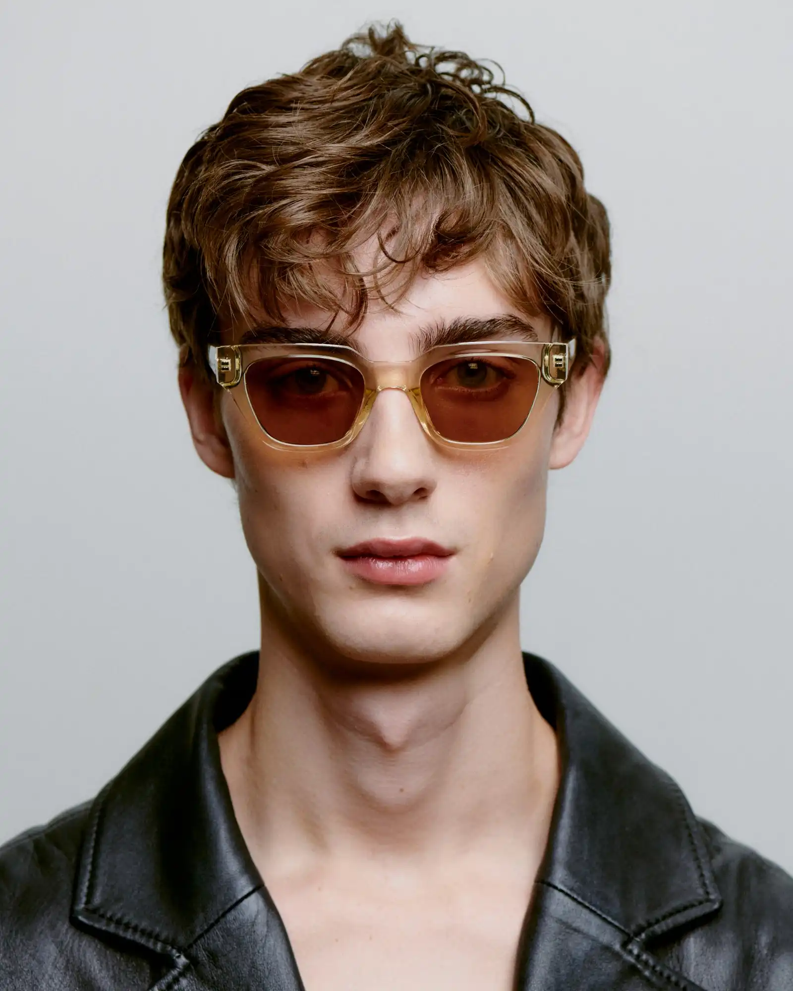 A.KJARBEDE_KAWS_KL2310_ECRUTRANSPARENT_FRONT_MAN.jpg