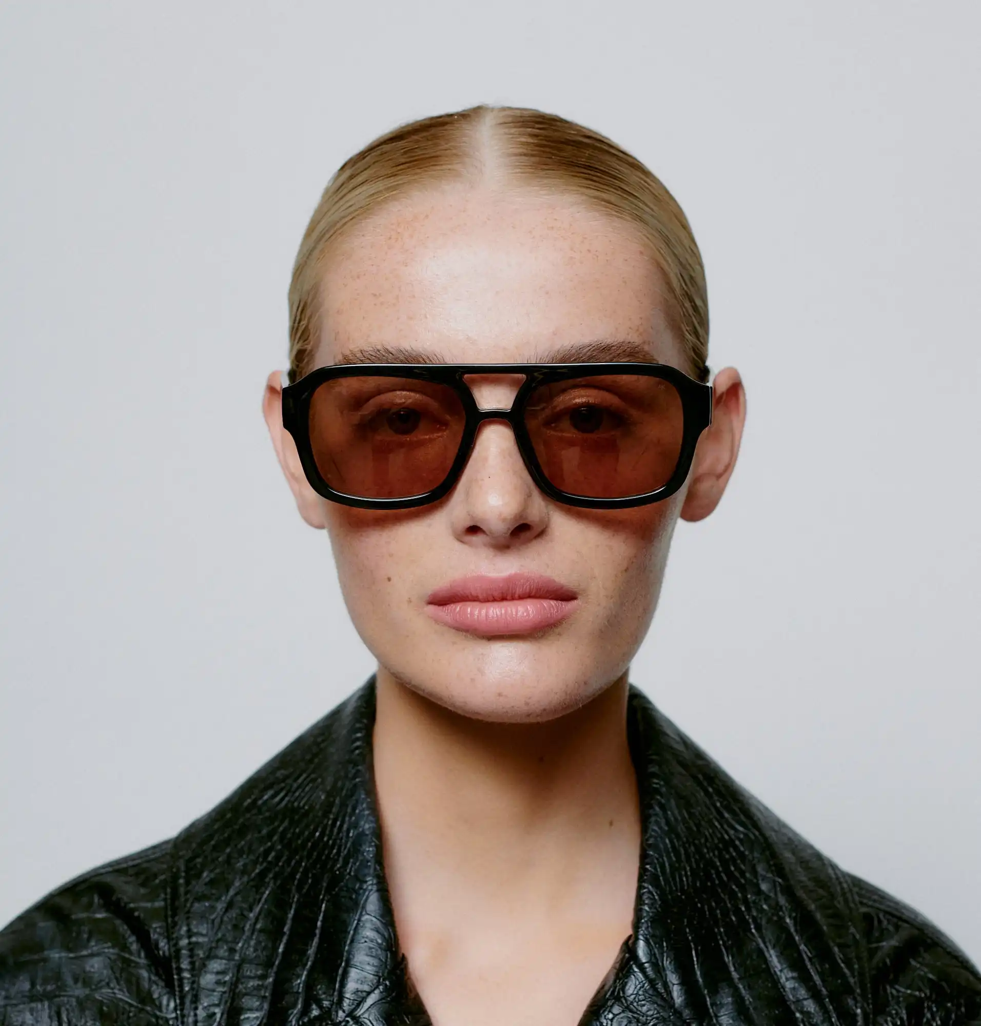 A.KJARBEDE_KAYA_KL2316_BLACK_SHINE_FRONT_WOMAN.jpg.jpg