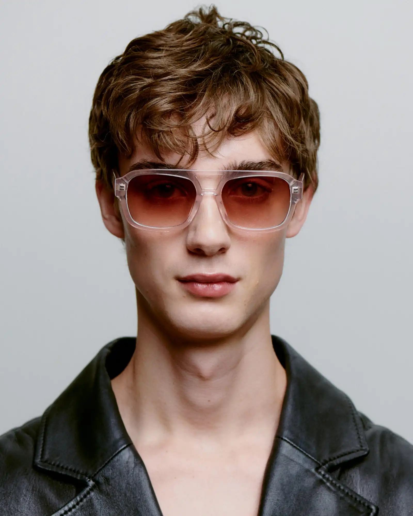 A.KJARBEDE_KAYA_KL2316_GALACTICPINK_FRONT_MAN_1.jpg