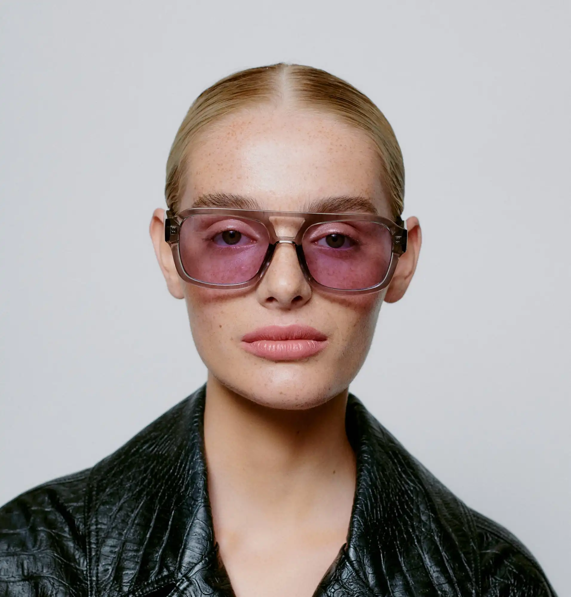 A.KJARBEDE_KAYA_KL2316_GREY_TRANSPARENT_FRONT_WOMAN.jpg