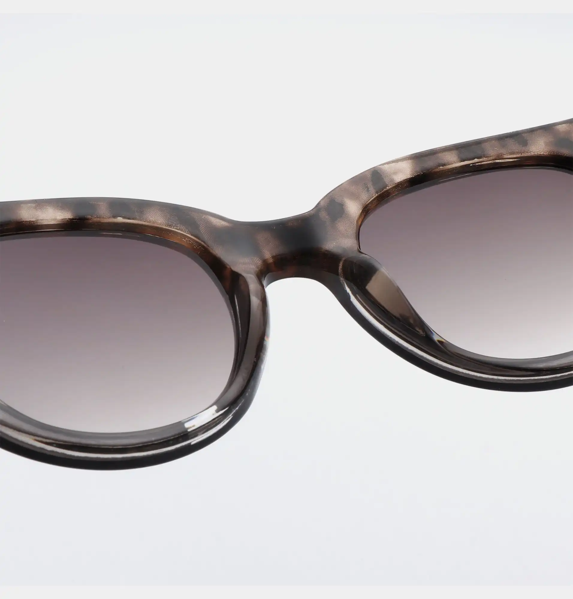 A.KJARBEDE_LILLY_KL2215_COQUINA__GREY_TRANSPARENT_INSIDE.jpg