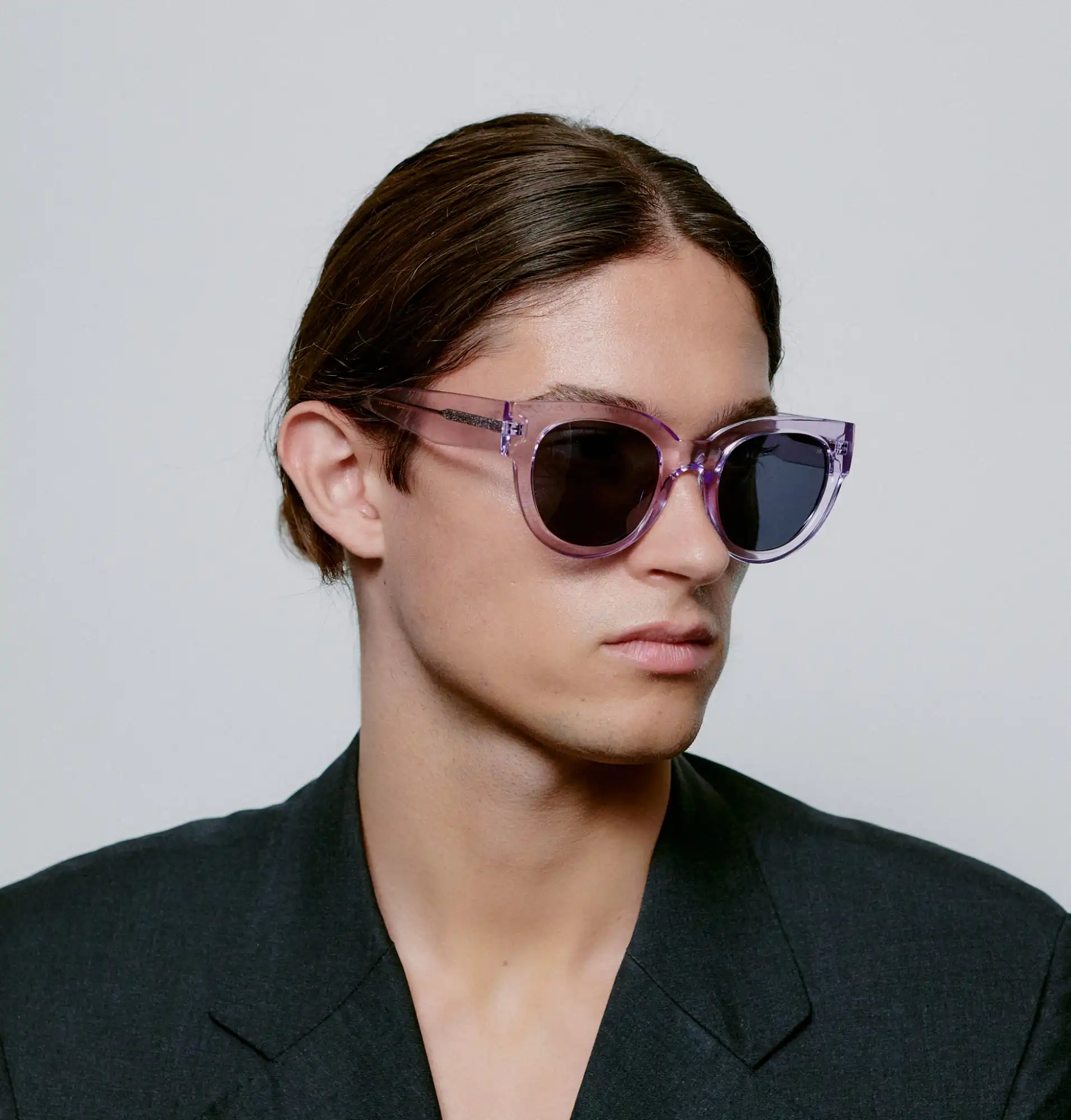 A.KJARBEDE_LILLY_KL2215_LAVENDER_TRANSPARENT_MAN_SIDE.jpg