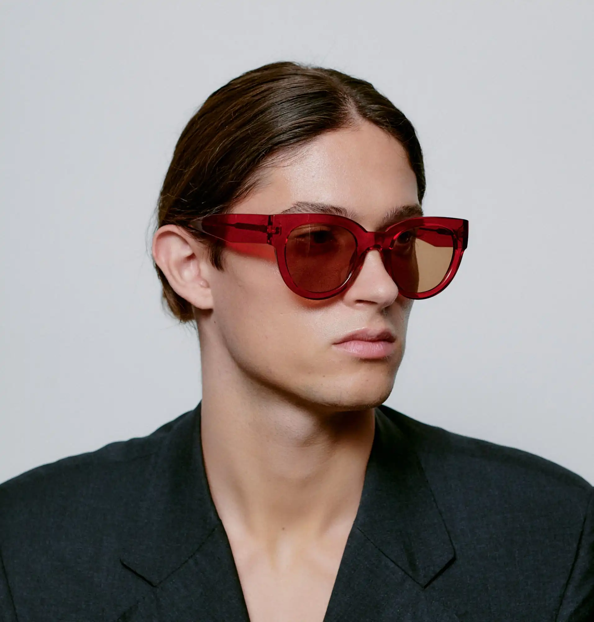 A.KJARBEDE_LILLY_KL2215_RED_TRANSPARENT_MAN_SIDE.jpg