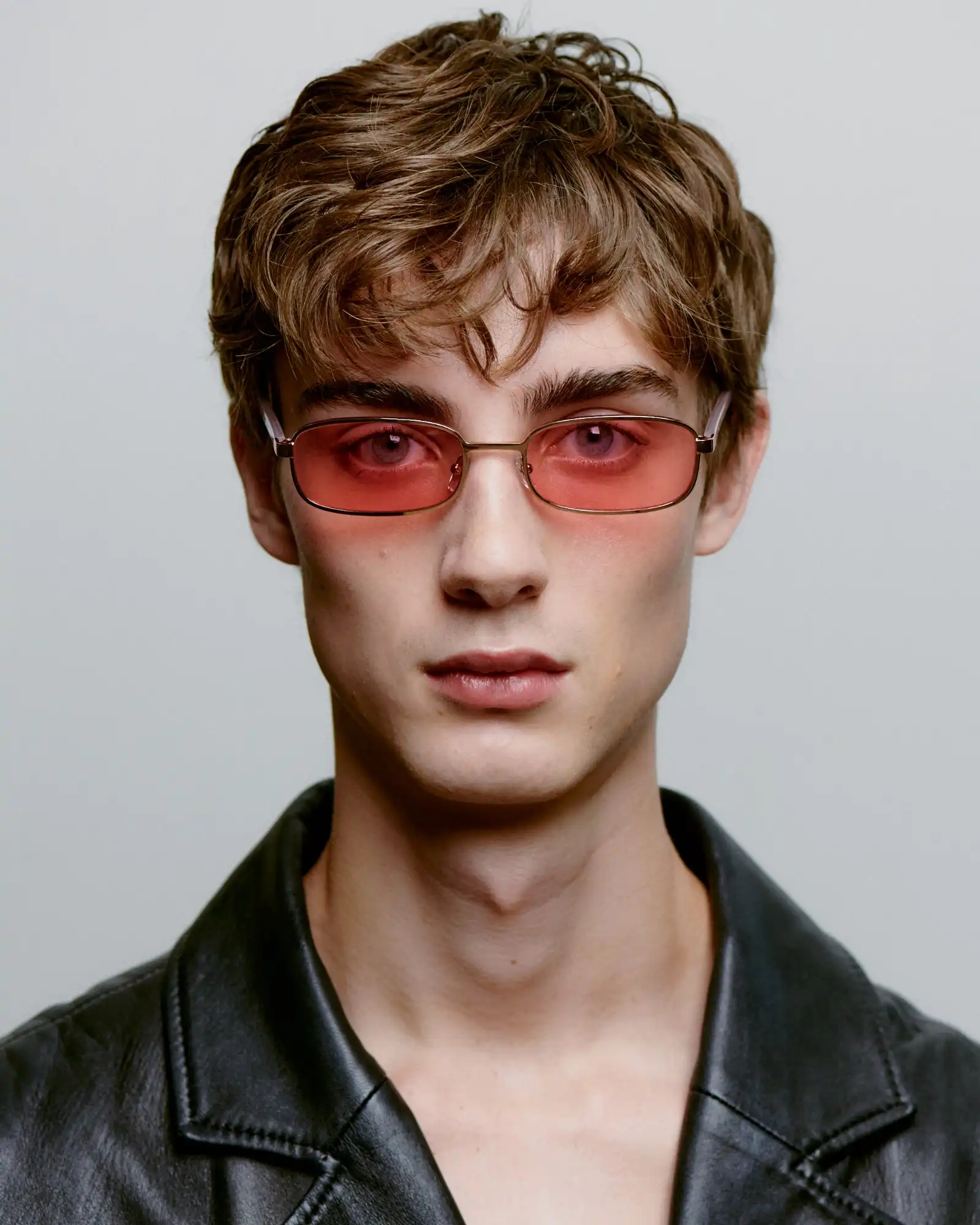 A.KJARBEDE_NOAH_KL2506_ROSEGOLDGALACTICPINK_FRONT_MAN.jpg