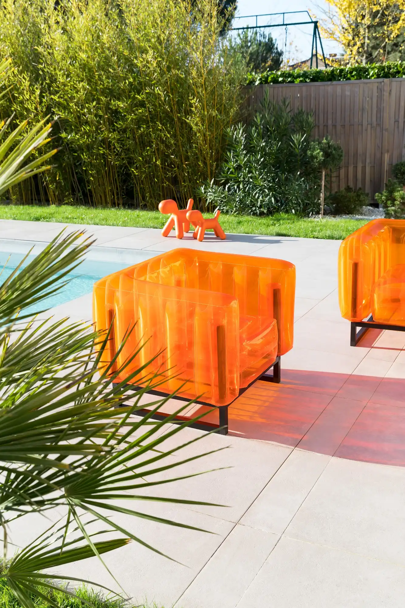 AMBIANCE_YOMI_ORANGE_FYCN05OC_PiscineStCyr-001.jpg