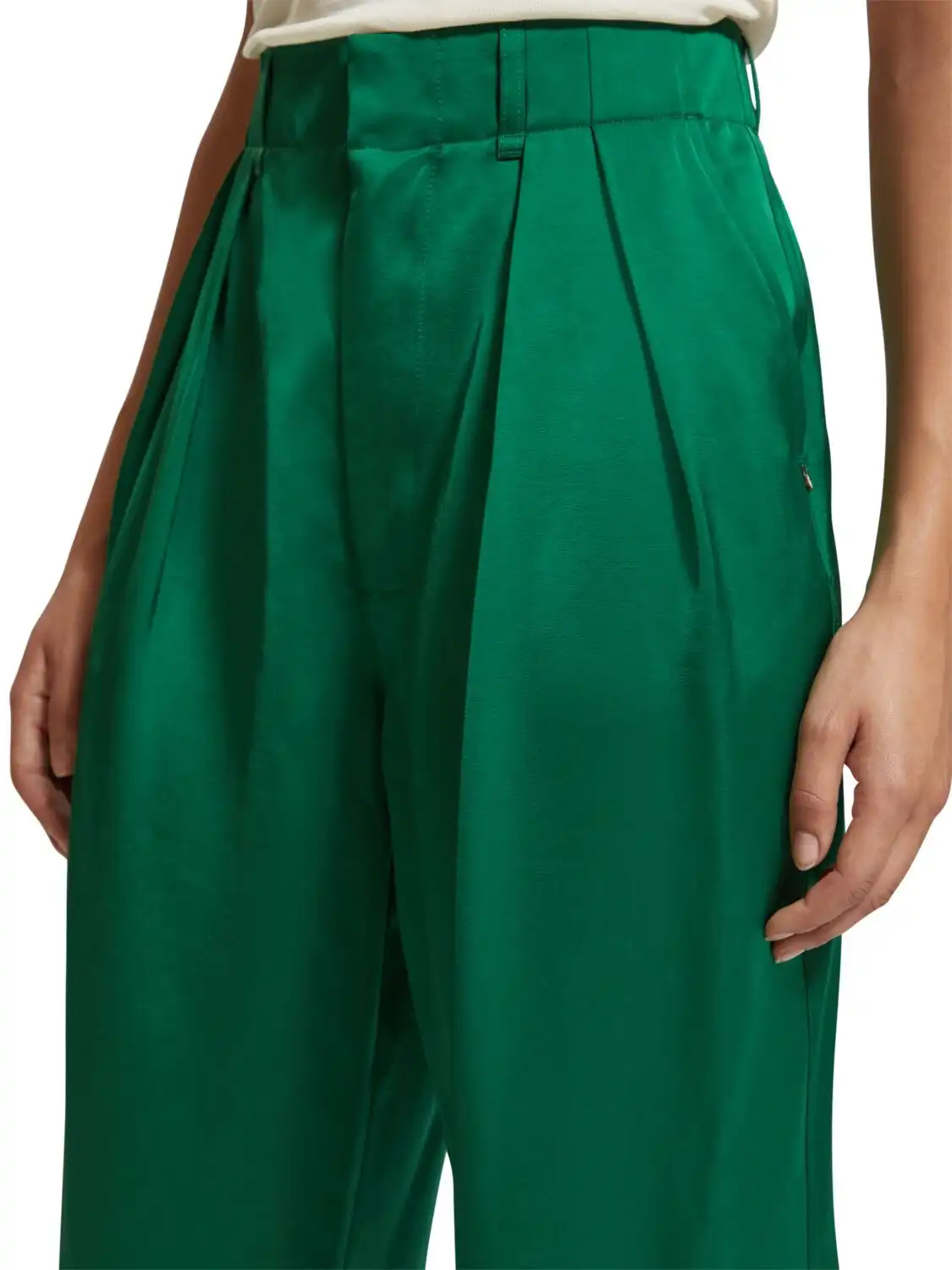 Hires-176388-2409-FIT-DTL1.jpg