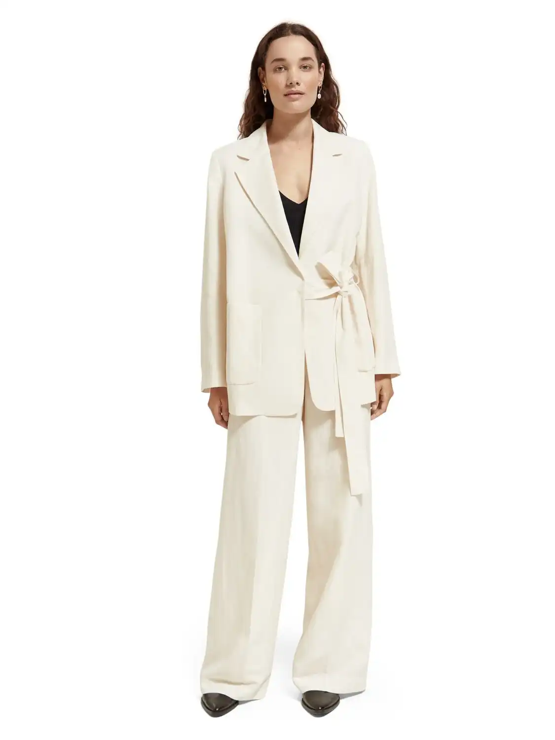 Hires-23164846-MDL-FNT.jpg