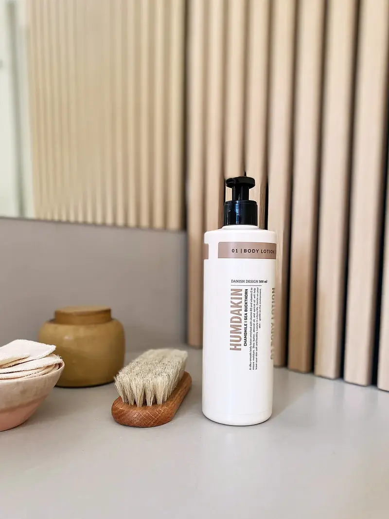 Humdakin_body_lotion_500_ml_-_chamomile_and_sea_buckthorn-Hair_and_Body_care-640-3_800x.webp