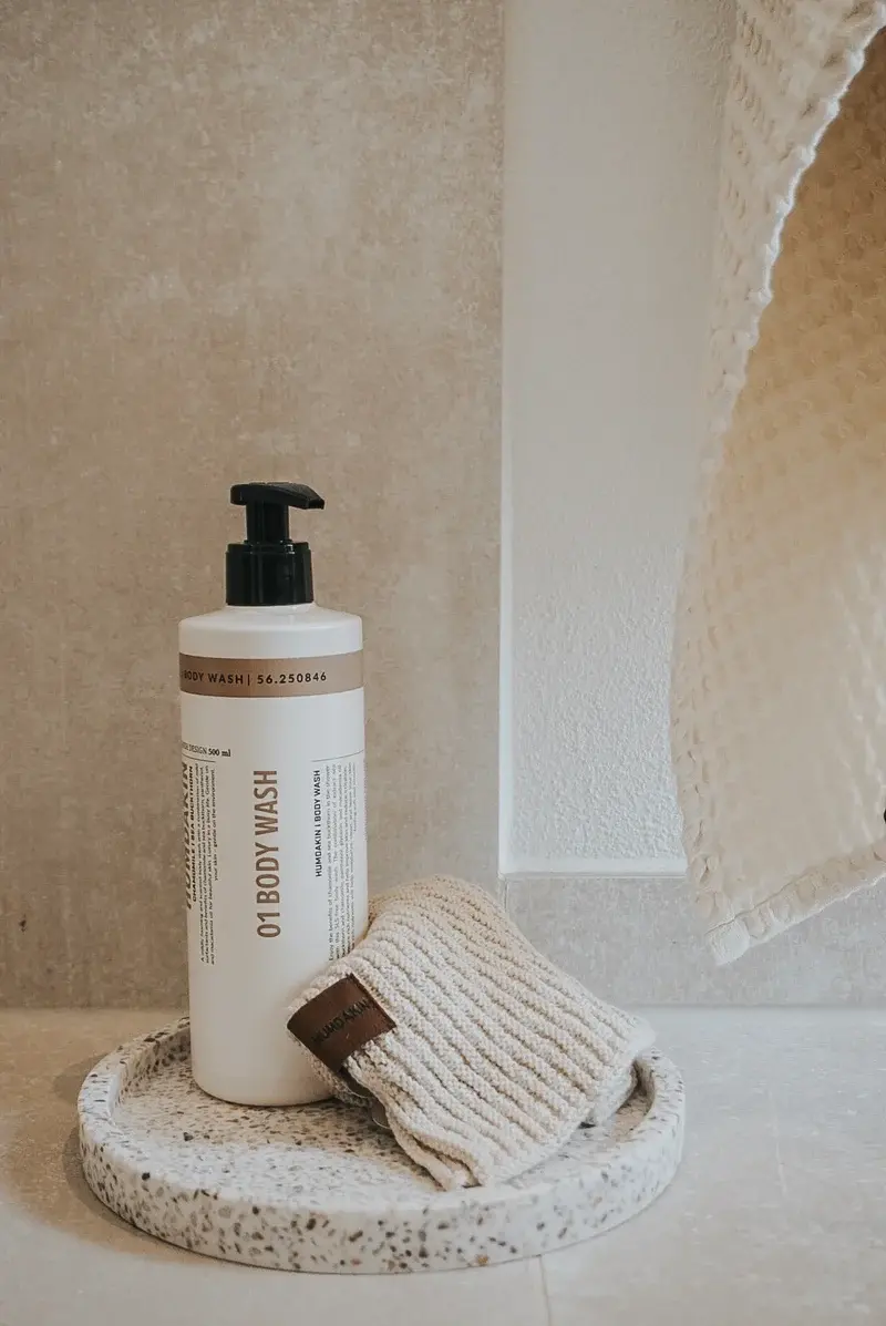 Humdakin_body_wash_500_ml_-_chamomile_and_sea_buckthorn-Hair_and_Body_care-639-2_800x.webp
