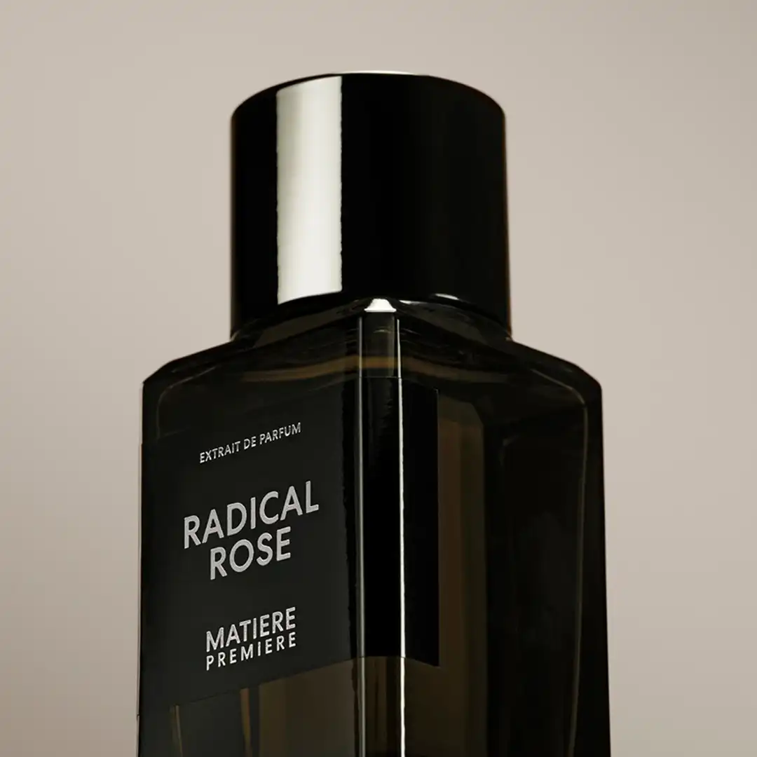 MP_RR_EXTRAIT_Lifestyle_4_Bottle_1_1.jpg