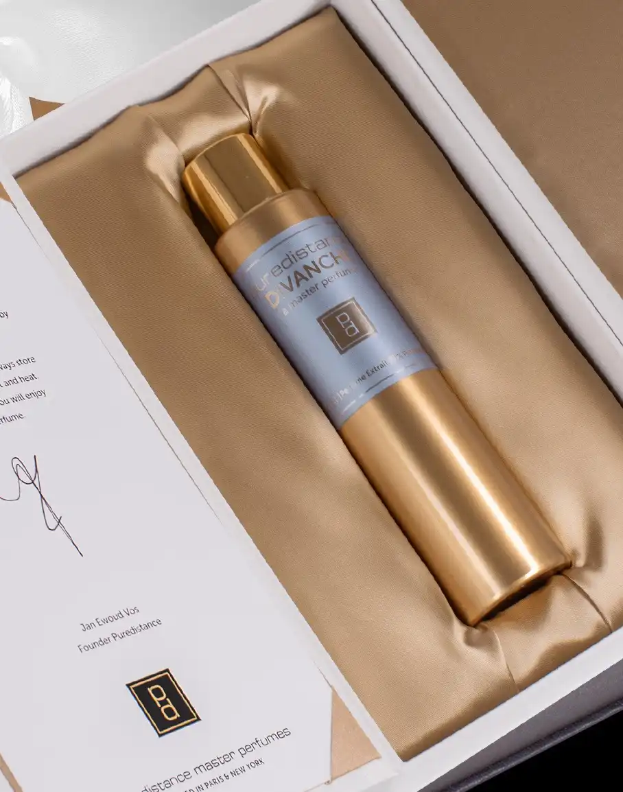 Puredistance-60ml-10AB-DIVANCHE-Giftbox-Detail.jpg