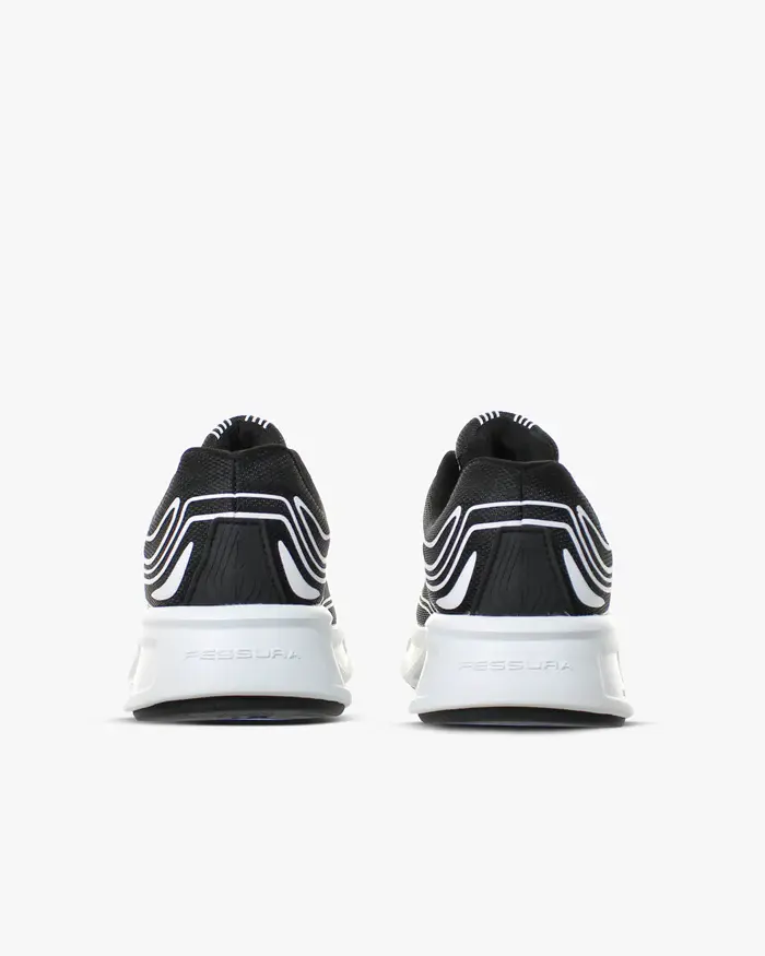 RUNFLEXBLACKWHITE-2_700x.webp