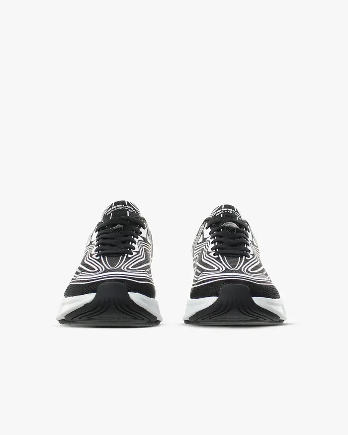 RUNFLEXBLACKWHITE-3_700x.webp