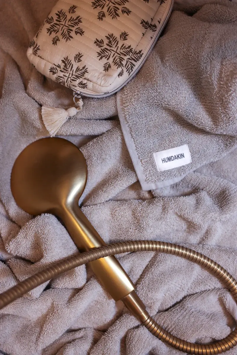 Terry_Bath_Towel-Organic_textiles-588-019_Stone-2_800x.webp