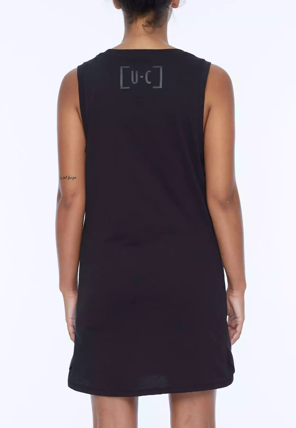 UCLONGLINEVEST_3_1800x1800.jpg