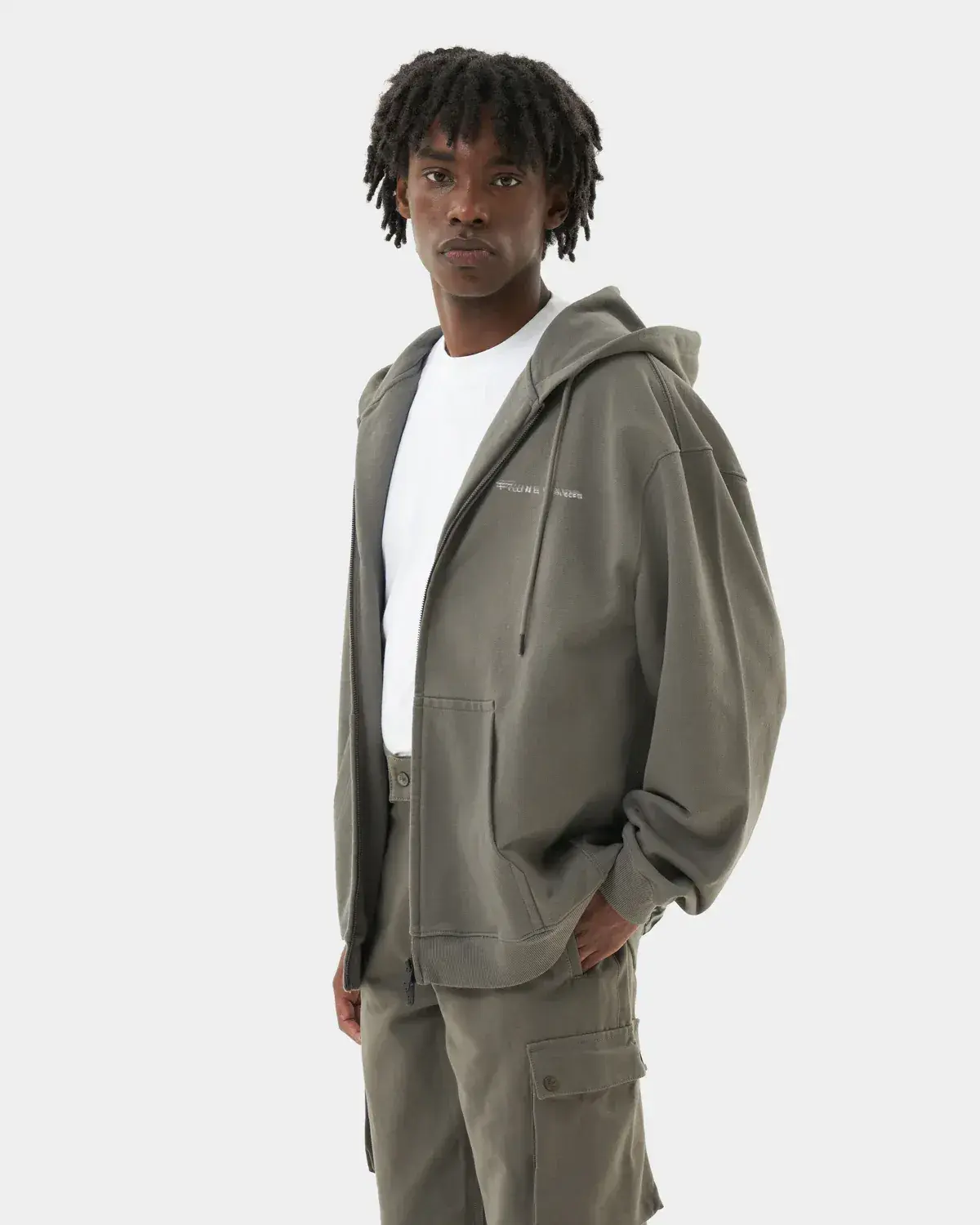 Zip_hoodie_Chrome1347_ecc3f431-4a85-462d-a563-7f8ffaaf6a58.webp