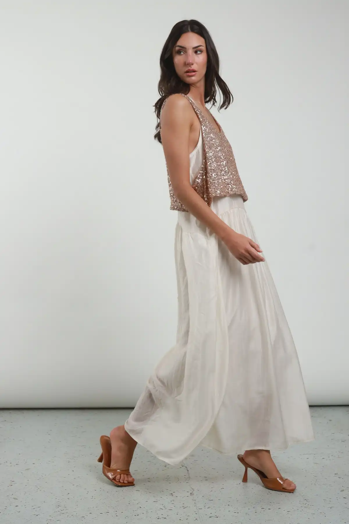 abito-c-top-paillettes-85-ly-15-pl-95-vi-5-ea.jpg