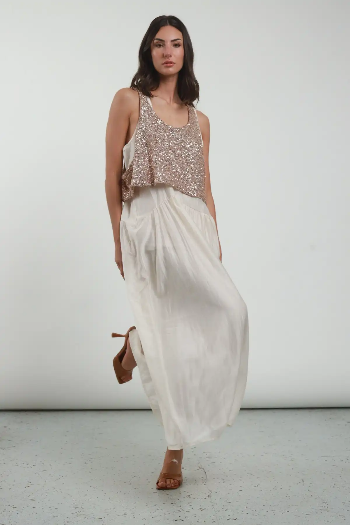 abito-c-top-paillettes-85-ly-15-pl-95-vi-5-ea_1.jpg