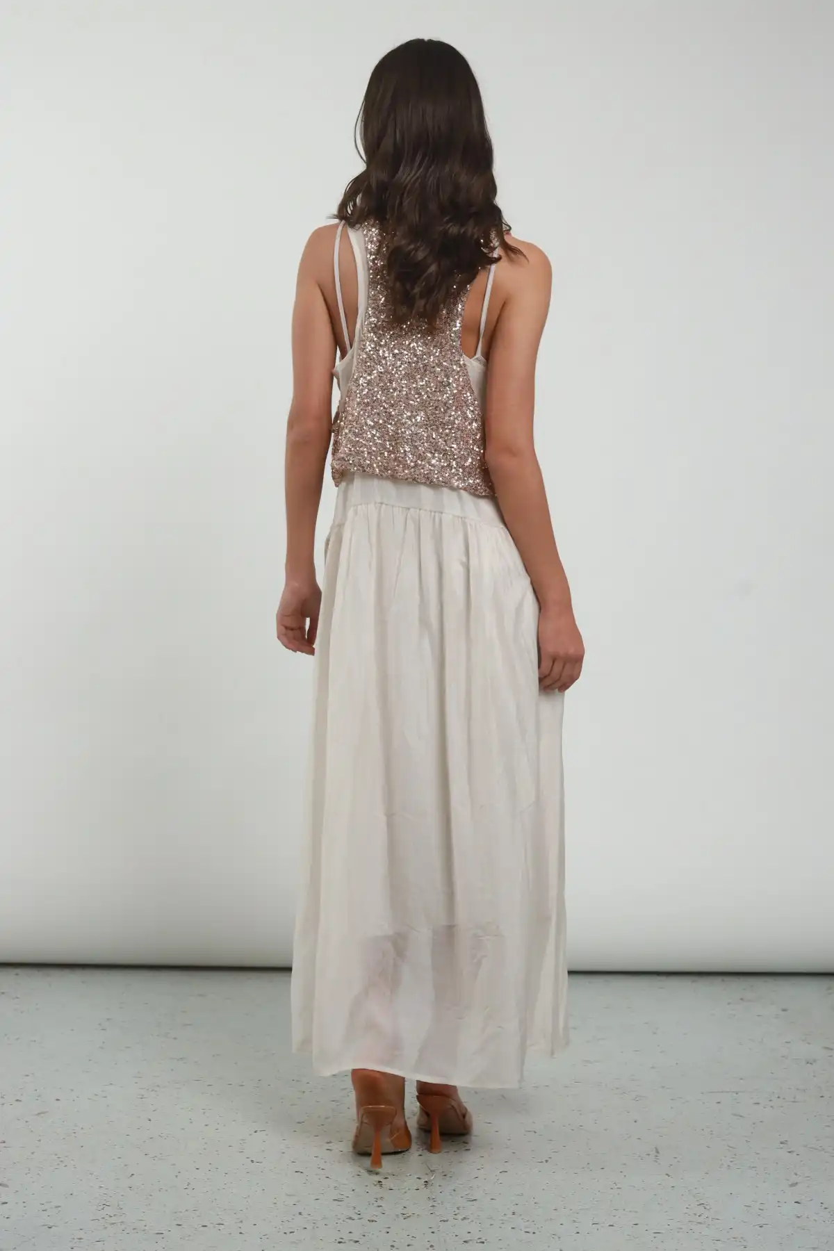 abito-c-top-paillettes-85-ly-15-pl-95-vi-5-ea_2.jpg