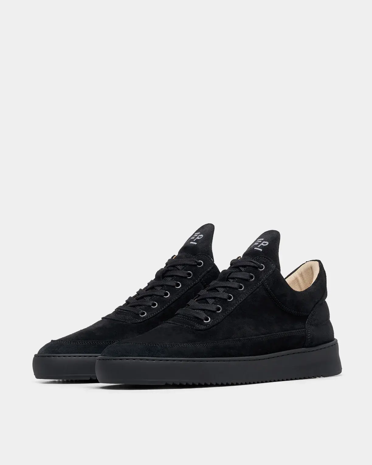allblack-2.webp
